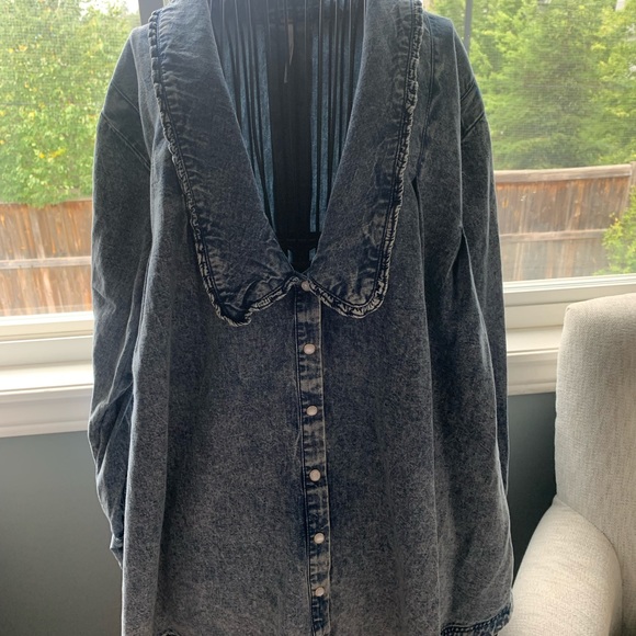 Free People- Charlie Buttondown Top - Picture 4 of 6